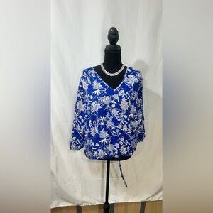 Chic Blue and White Floral Blouse